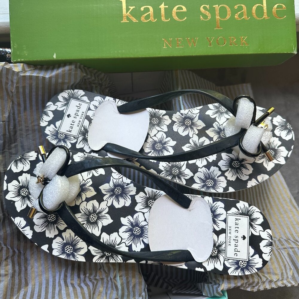 Kate Spade NOVA Sandals Flip Flops Black Shiny Rubber Hollyhock Print NIB s11